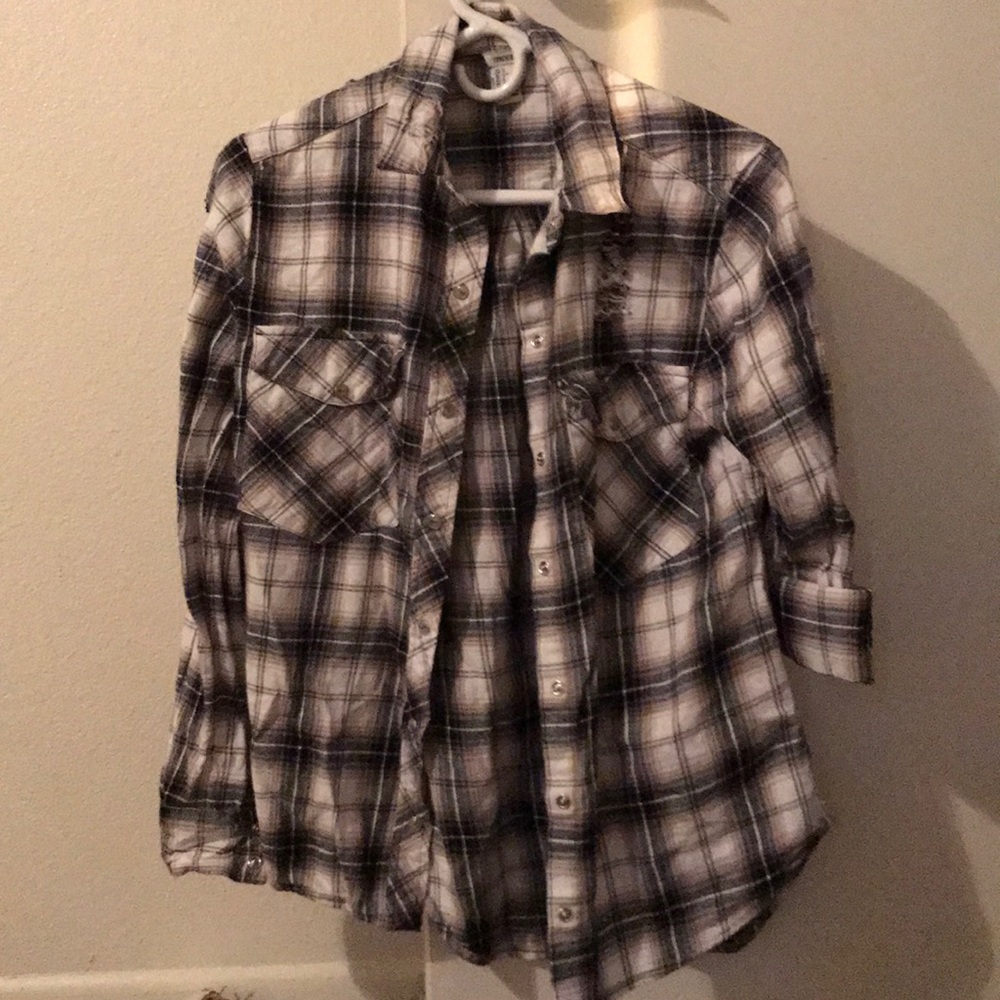 Distressed Flannel Button Down Shirt 👌🏼